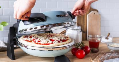 Pizza im G3Ferrari Pizzaofen wird gebacken