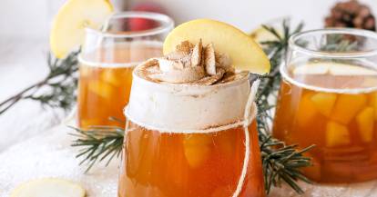 Apfelpunsch mit Zimtsahne