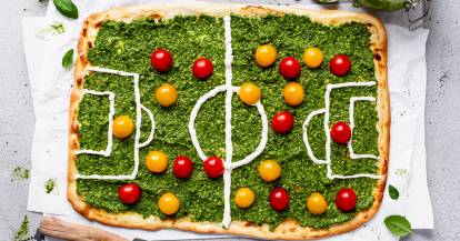 Flammkuchen als Fußballfeld