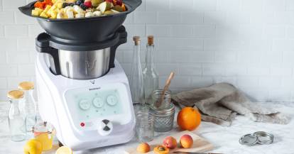 Obst im Dampfgaraufsatz des Monsieur Cuisine