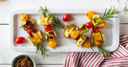 Mediterrane Halloumi-Spieße