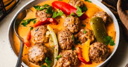 Hackbällchen in Paprika-Rahm-Soße