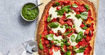 Blumenkohlpizza mit Erbsen-Pesto
