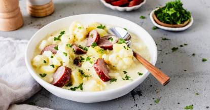 Einfacher Blumenkohl-Kartoffel-Eintopf mit Cabanossi