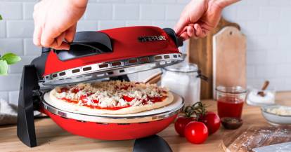 G3Ferrari Pizzaofen mit einer Pizza darin