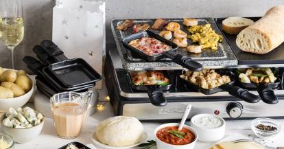Raclette mit verschiedenen Zutaten