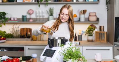 Isy mit dem Monsieur Cuisine
