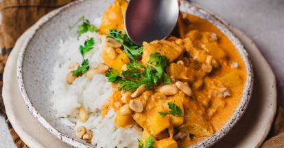 Indisches Curry-Hähnchen mit Kokos-Reis