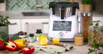 Monsieur Cuisine, Paprika, Zitrone, Eisen-Präparat in zwei Gläsern