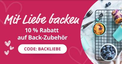 Schrift: Mit Liebe Backen 10 % Rabatt auf Back-Zubehör, daneben ein Bild von Muffins auf einem Gitter