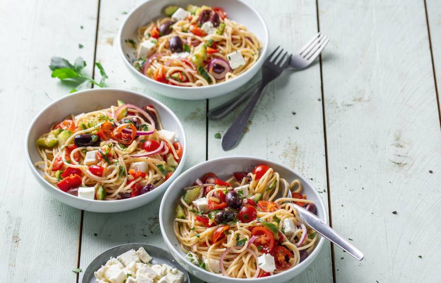 Griechischer Spaghettisalat