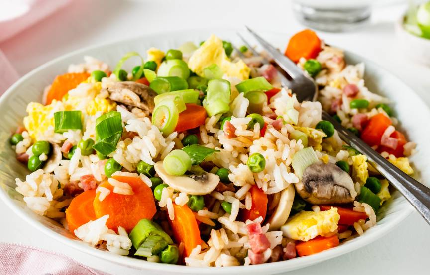 Reis mit Gemüse und Ei