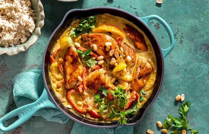 Cremige Erdnuss- Hähnchen-Pfanne