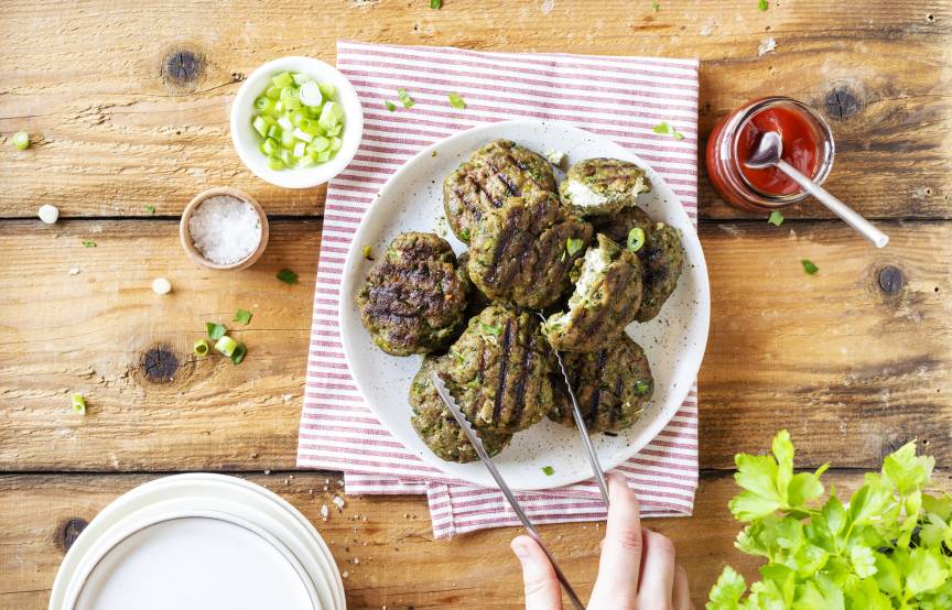 Bifteki-Frikadellen mit Frischkäse