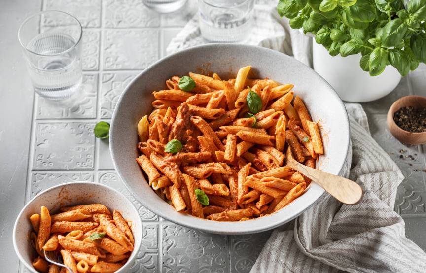 Nudeln in cremiger Tomatensoße