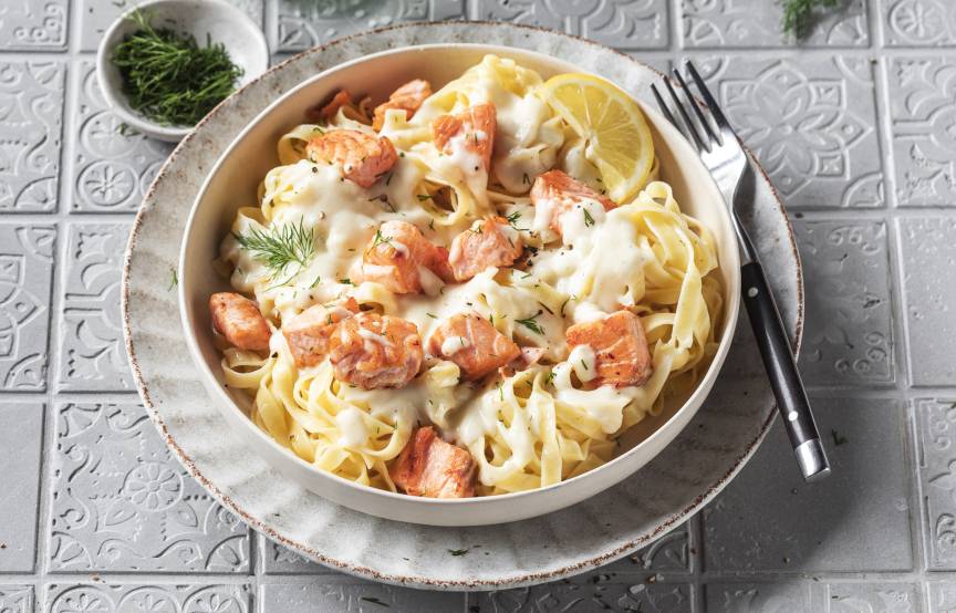 Tagliatelle mit Lachs und Sahnesoße