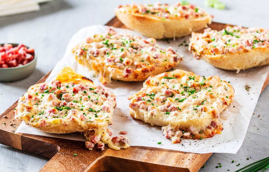 Flammkuchenbrötchen mit Speck