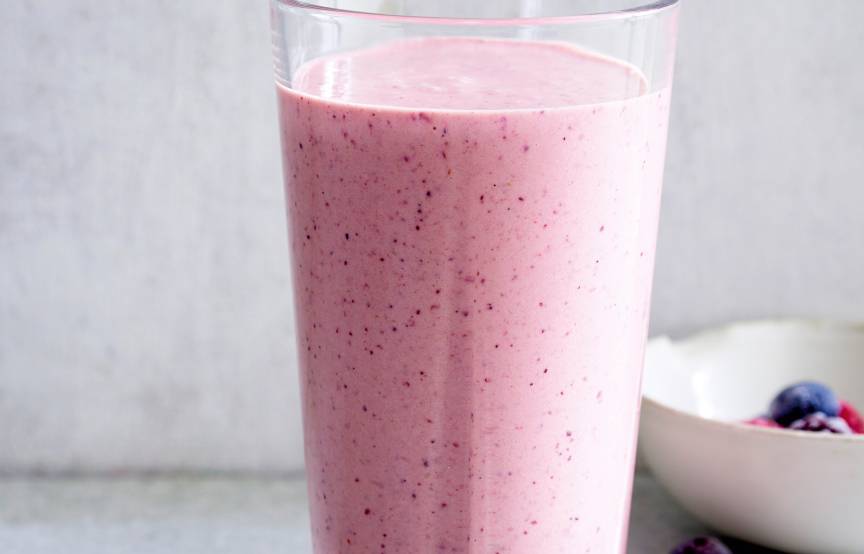5-Minuten-Joghurt-Vanille-Drink mit Beeren