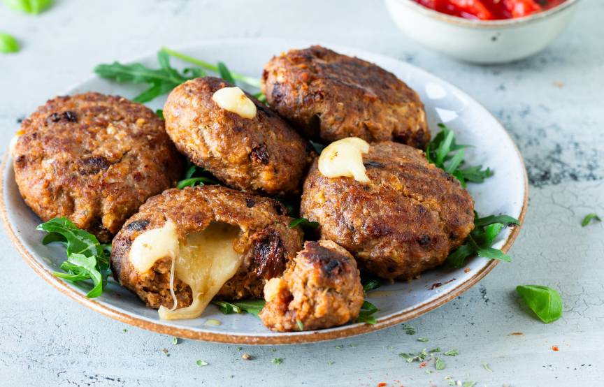 Italienische Frikadellen mit Mozzarella