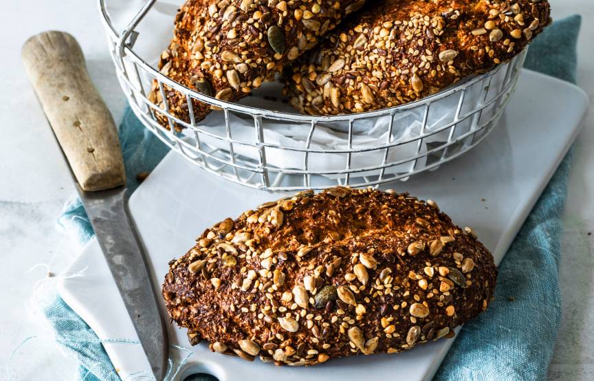 Kernige Low-Carb-Brötchen