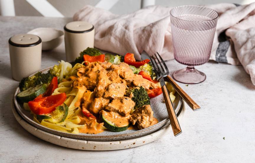 Schmandschnitzel mit Bandnudeln