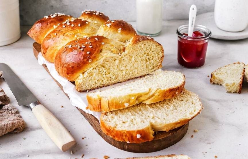 Klassischer Hefezopf mit Gelinggarantie