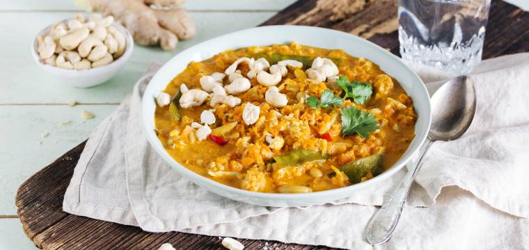 Blumenkohlcurry mit Cashewkernen Blumenkohlcurry mit Cashewkernen