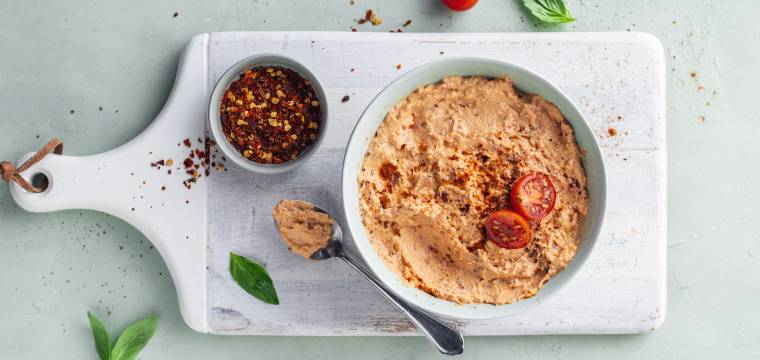 Pikanter Tomate-Mozzarella-Dip