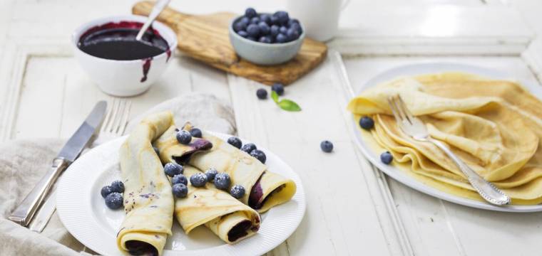 Pfannkuchen mit Blaubeeren und Schokolade