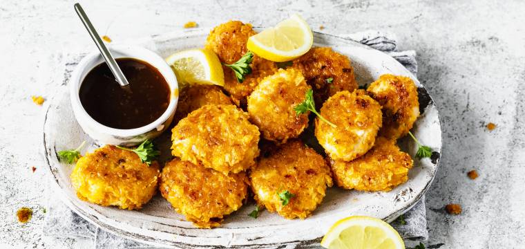 Chicken Nuggets mit süßsaurer-Soße Chicken Nuggets mit süßsaurer-Soße