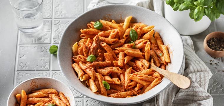 Nudeln in cremiger Tomatensoße