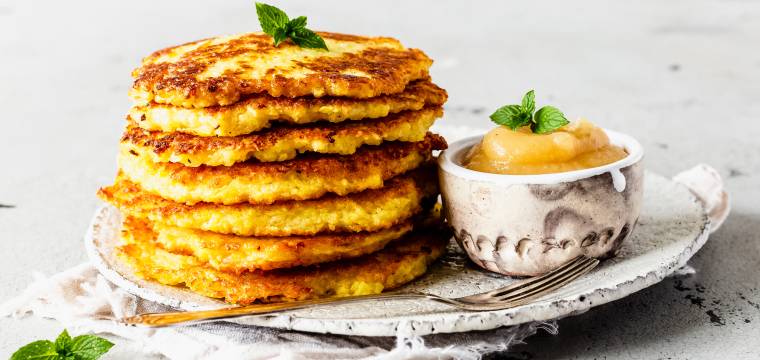 Kartoffelpuffer mit Apfelmus Kartoffelpuffer mit Apfelmus