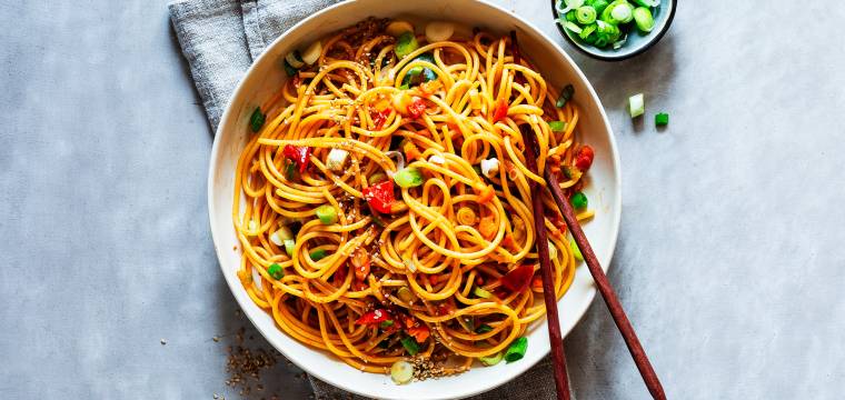 Asiatischer Spaghettisalat