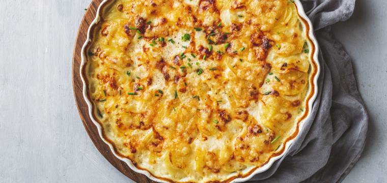 Kartoffelgratin in einer Auflaufform