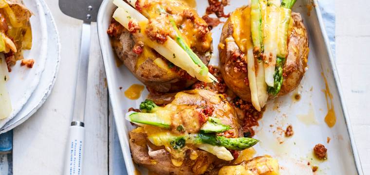 Überbackene Ofenkartoffeln mit Spargel