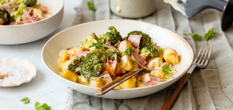 Gnocchi mit Schinken und Sauce Hollandaise