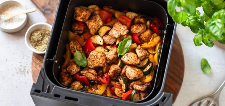 Airfryer-Hähnchen mit gemischtem Gemüse Airfryer-Hähnchen mit gemischtem Gemüse