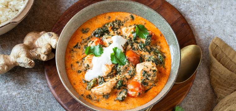 Tomaten-Spinat Curry mit Hähnchen