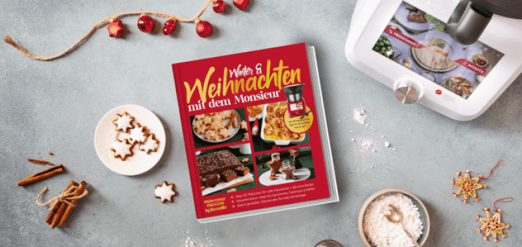 Weihnachtsbuch mit Weihnachtsdeko