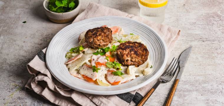 Frikadellen mit Fenchel-Karotten-Rahmgemüse Frikadellen mit Fenchel-Karotten-Rahmgemüse