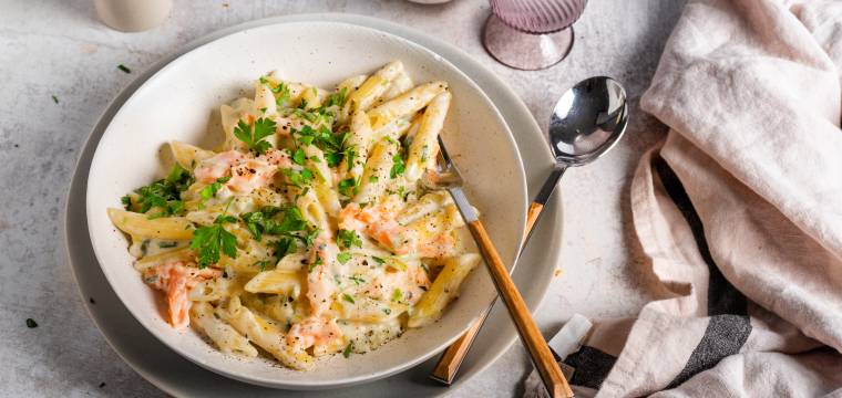 All-in-One-Nudeln in Lachs-Sahne-Soße All-in-One-Nudeln in Lachs-Sahne-Soße