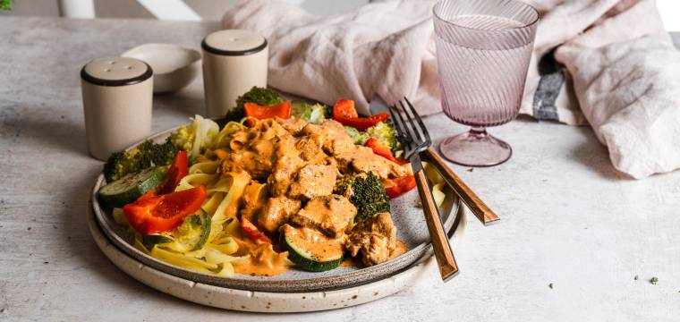 Schmandschnitzel mit Bandnudeln