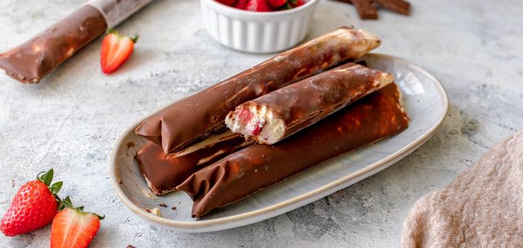 Erdbeer-Schoko-Eis Pops