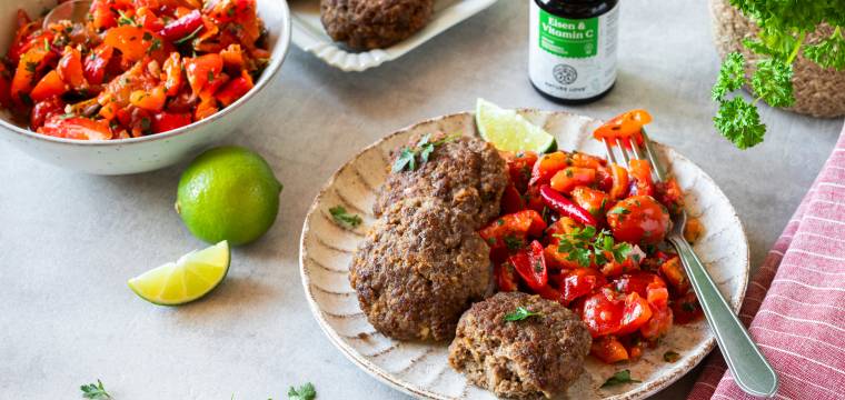 Kraft-Frikadellen mit Paprikasalat
