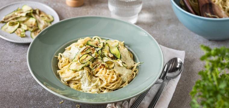 Pasta in cremiger Soße mit Zuchhini Pasta in cremiger Soße mit Zuchhini