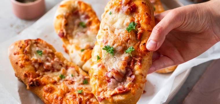 „Ditsch"-Style Laugenpizza „Ditsch"-Style Laugenpizza