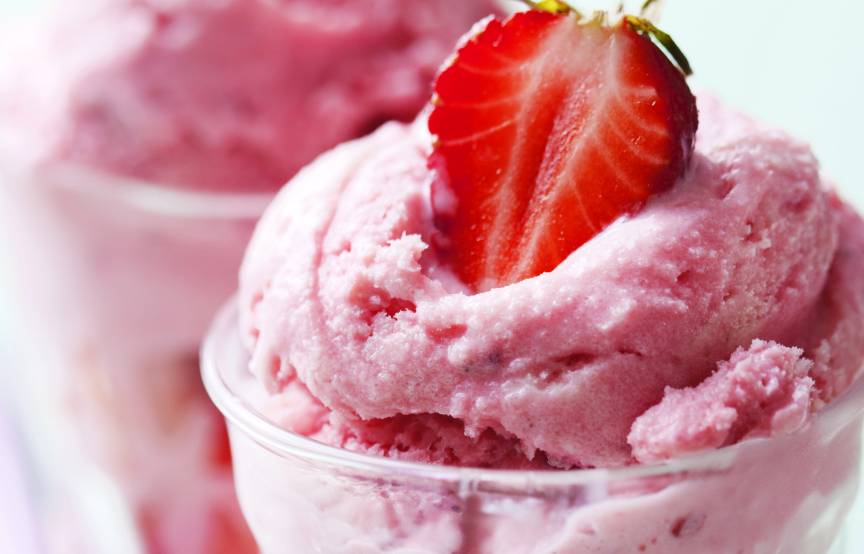 Erdbeereis blitzschnell im Monsieur Cuisine | ZauberMix