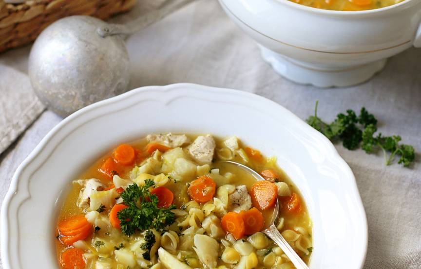 Hühnereintopf mit Nudeln im Monsieur Cuisine | ZauberMix