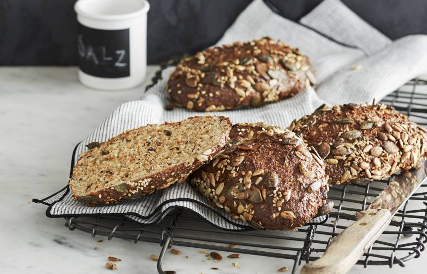 Low-Carb-Brötchen backen mit dem Monsieur Cuisine | ZauberMix