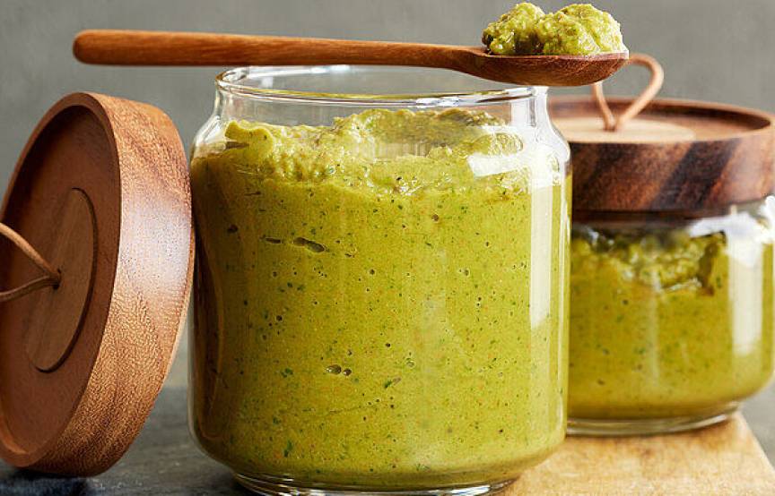 Grüne GemüseGewürzpaste im Monsieur Cuisine ZauberMix